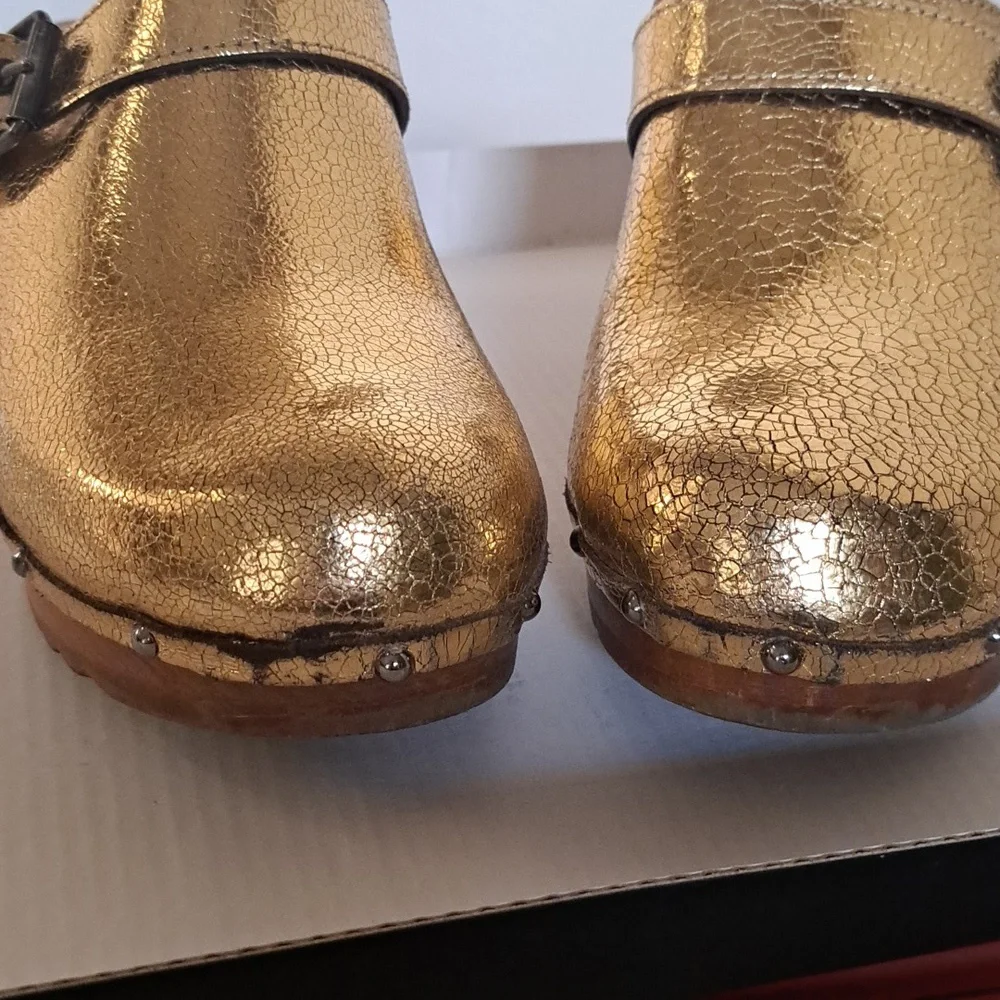 Shoe - Picture 5 of 5